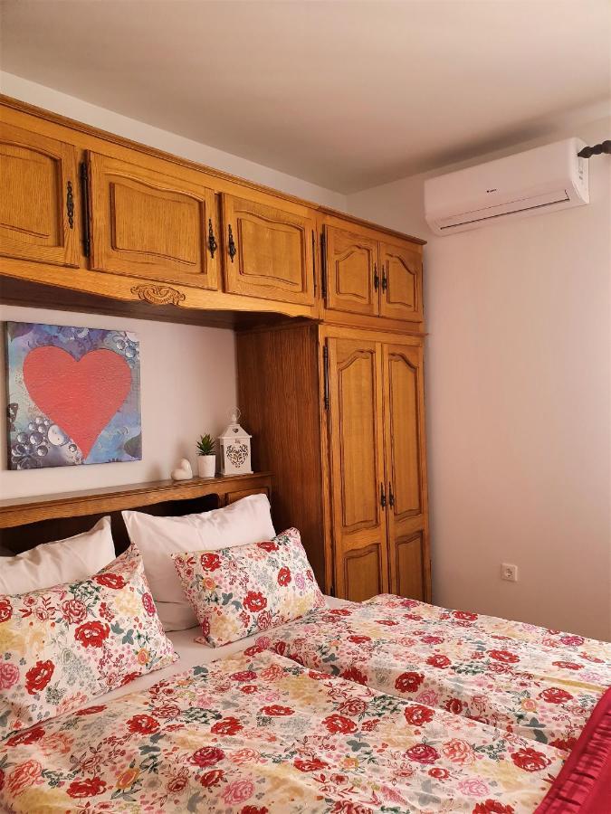 F• R• I• E• N• D• S• Bed & Breakfast Novalja Exterior photo